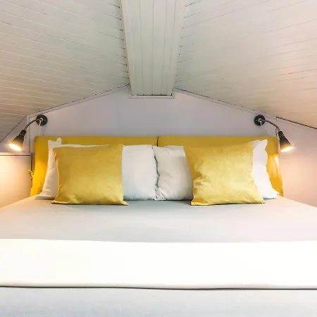 Relaxed Attic In The Old Town Daire *