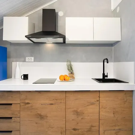 Relaxed Attic In The Old Town Apartment Pula